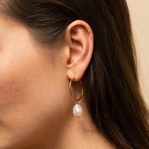 Mejuri Baroque Pearl Large Hoops